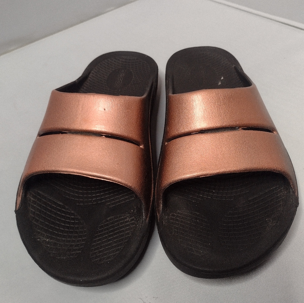 OOFOS OOahh Unisex Recovery Slide Sandals W11 M9 Pink Metallic Comfort B